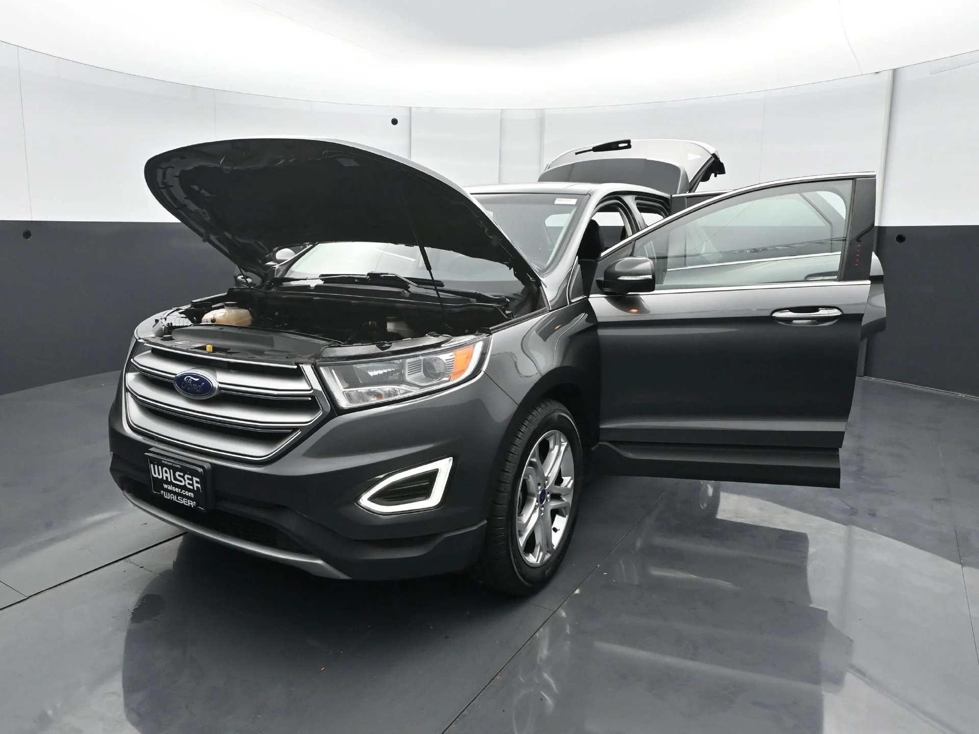 Used 2015  Ford 4D WAGON TITANIUM AWD image 28