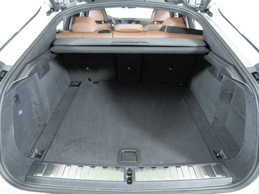 New 2027 Mineral White Metallic BMW xDrive40i image 28