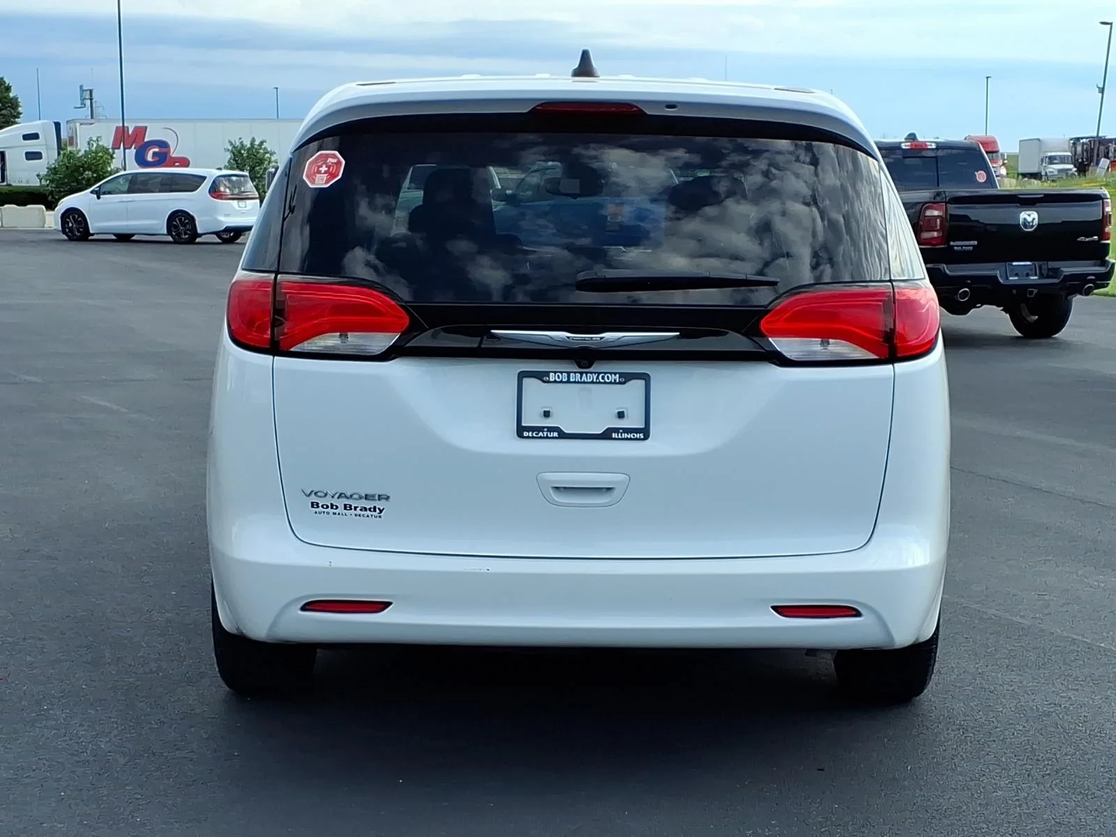 Used 2023 Bright White Clear Coat Chrysler LX image 12