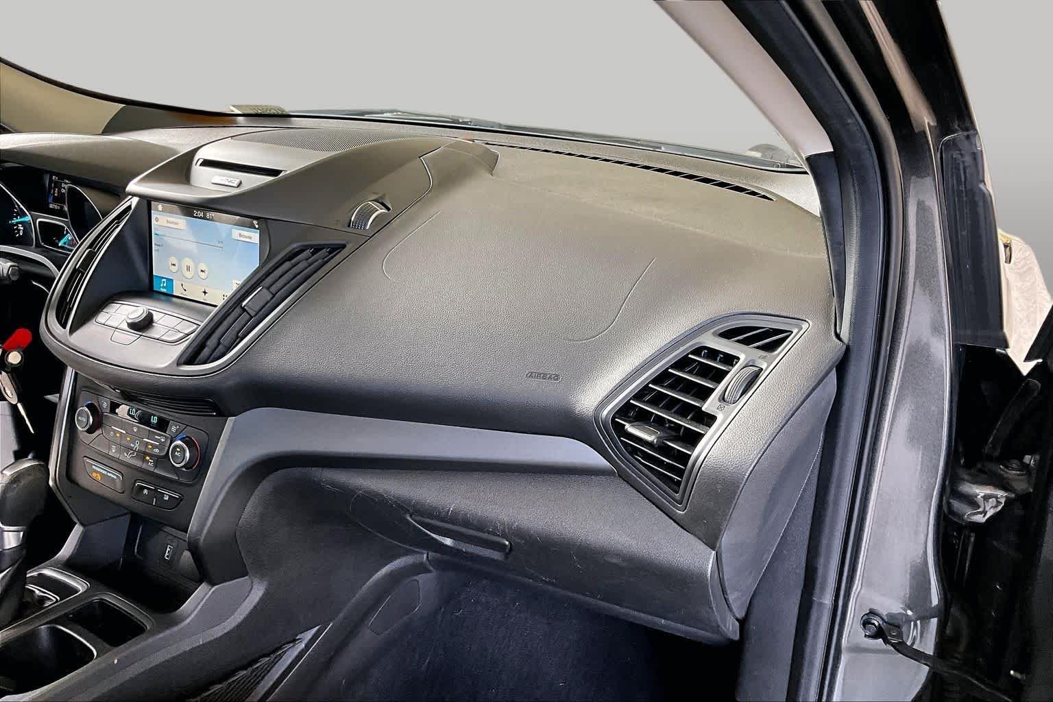 Used 2017 Magnetic Ford SE image 18