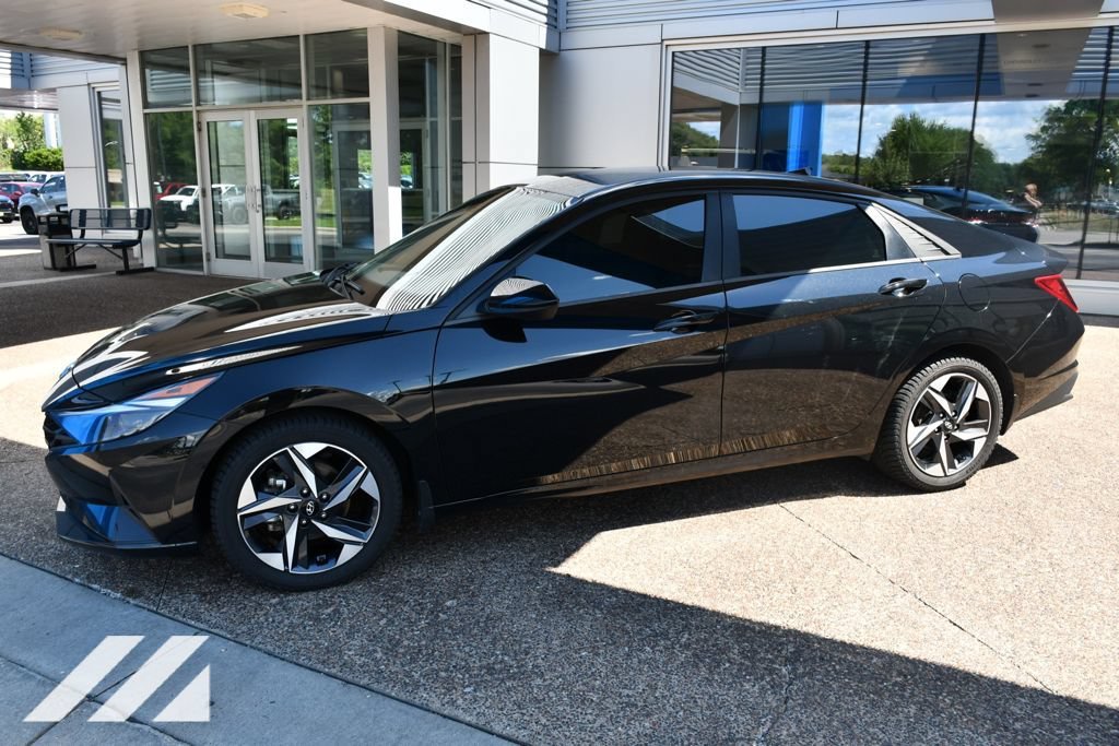 Used 2023 Hyundai Elantra SEL with VIN 5NPLS4AG3PH099288 for sale in Onalaska, WI