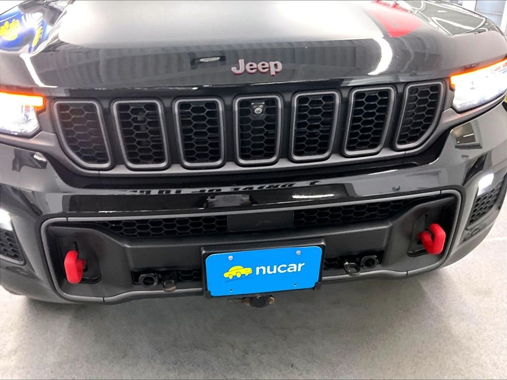 Used 2022 Diamond Black Crystal Pearlcoat Jeep Trailhawk image 30
