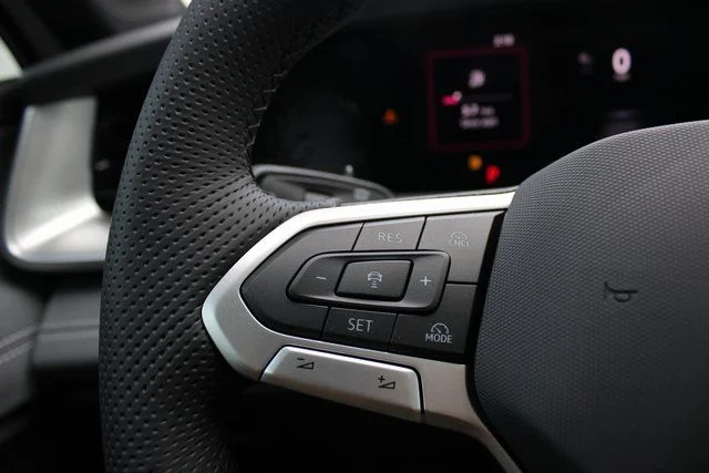 2025 Volkswagen Tiguan SE R-LINE BLACK - Photo 14