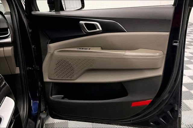2025 Kia Carnival LXS - Photo 21