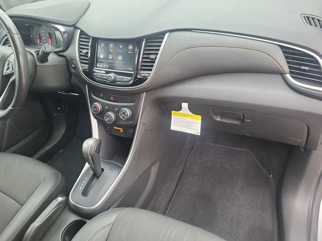 Used 2022 Silver Ice Metallic Chevrolet LT image 34