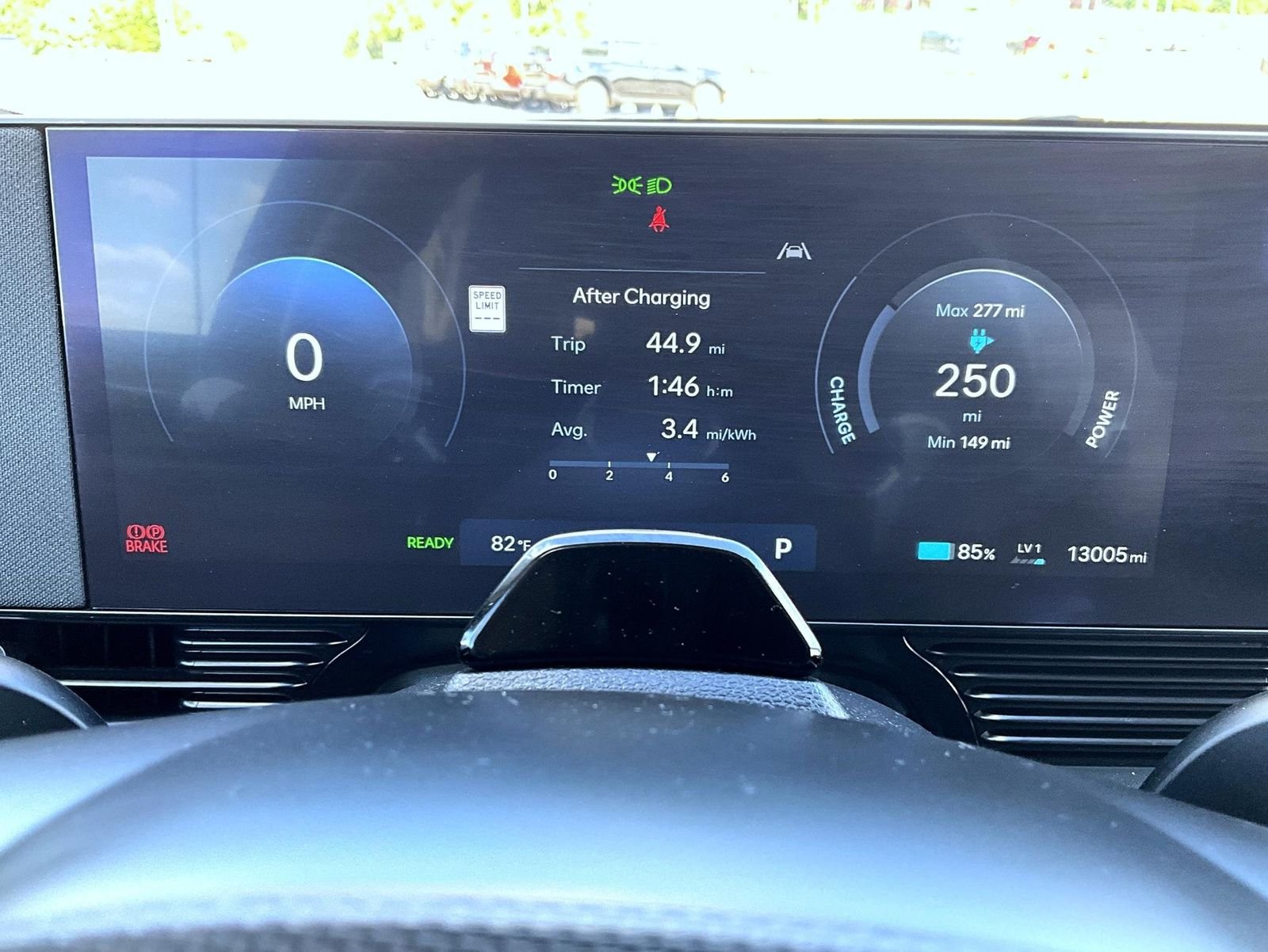 Used 2025 Green Hyundai SE image 15