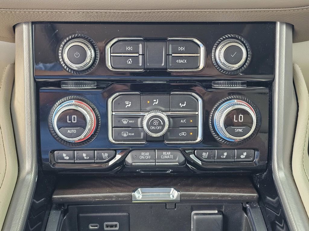 Used 2023 Onyx Black GMC Denali image 31