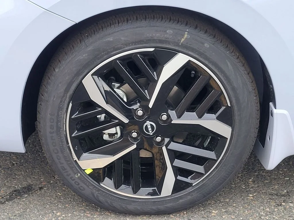 2025 Nissan Versa Sedan SR - Photo 7