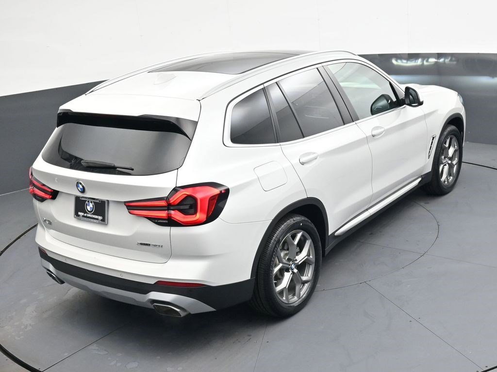 Used 2024 White Metallic BMW xDrive30i image 21