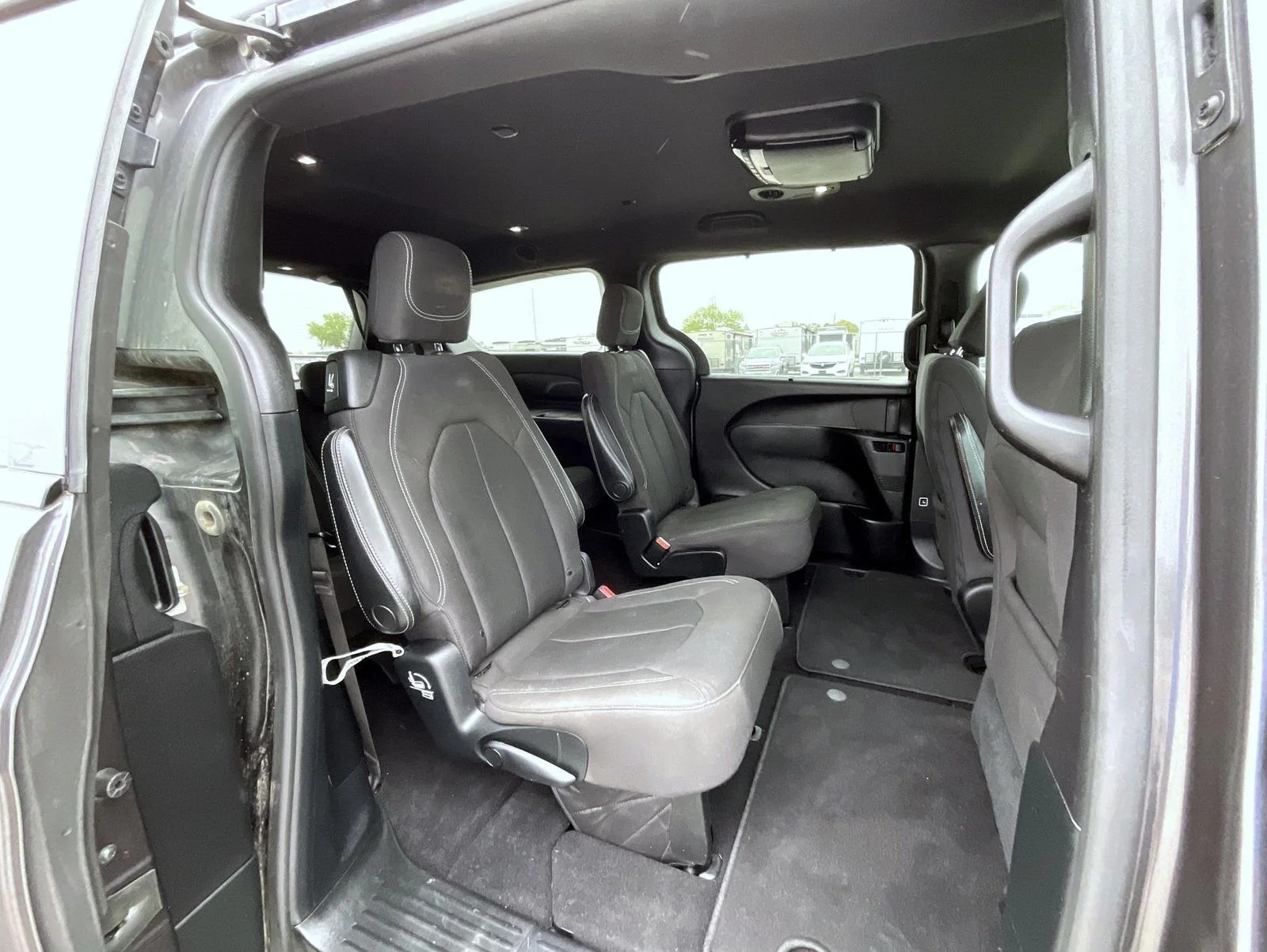 Used 2019 Gray Chrysler Touring Plus image 18
