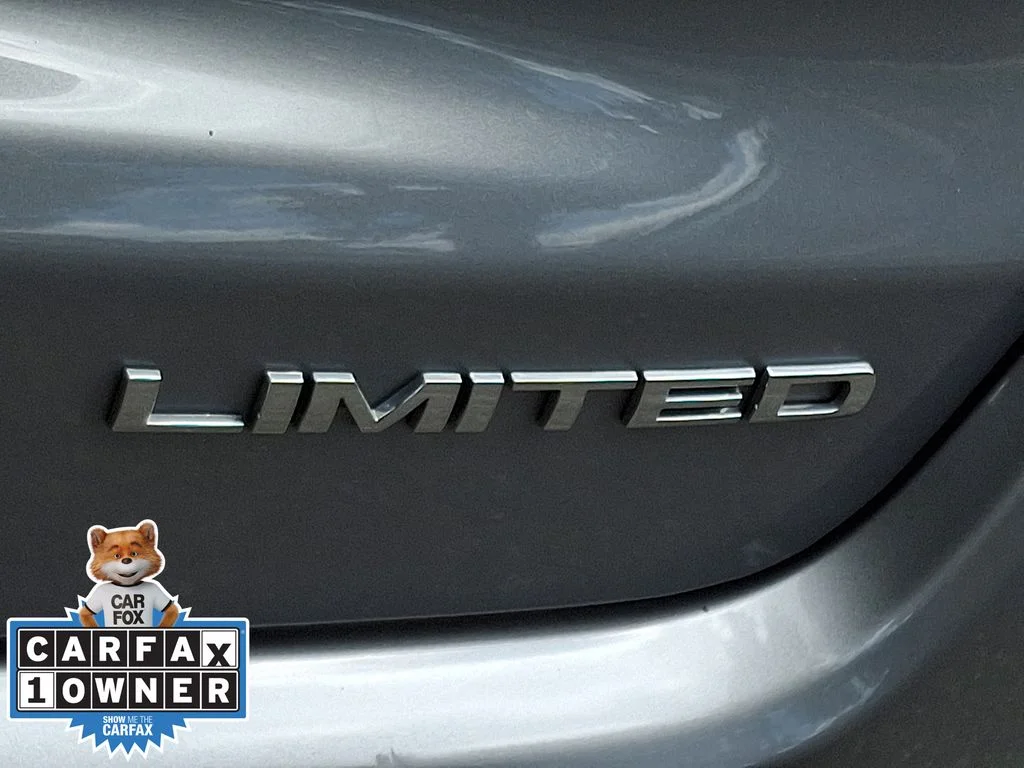 Certified Used 2022 Silver Jeep Limited image 30