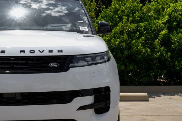 New 2026 Fuji White Land Rover SE image 56