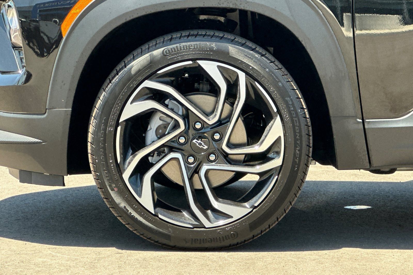 New 2026 Mosaic Black Metallic Chevrolet RS image 25