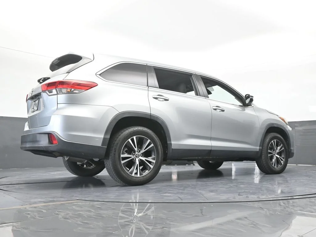 Used 2019 Celestial Silver Metallic Toyota LE image 57