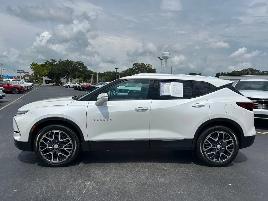 Used 2024 Iridescent Pearl Tricoat Chevrolet Premier image 5