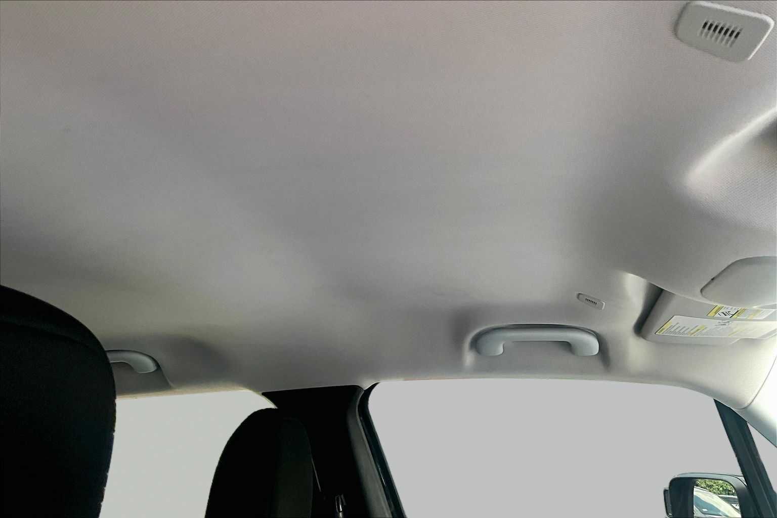 Used 2020 Black Clearcoat Jeep Latitude image 14