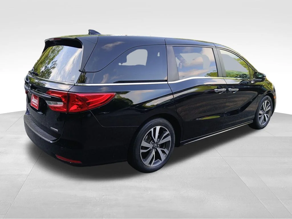 Used 2023  Honda Touring image 11