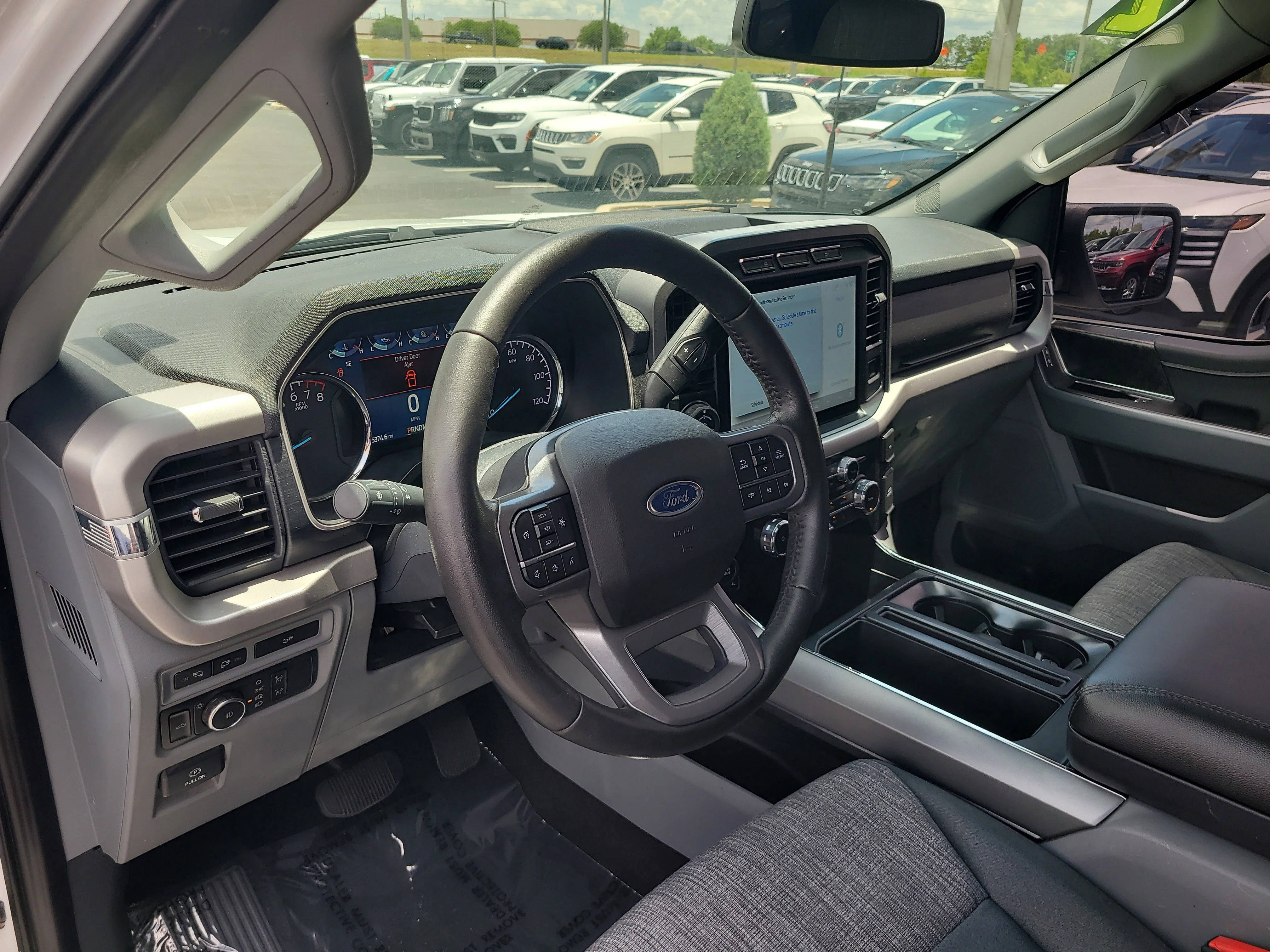 Used 2022 Oxford White Ford XLT image 20
