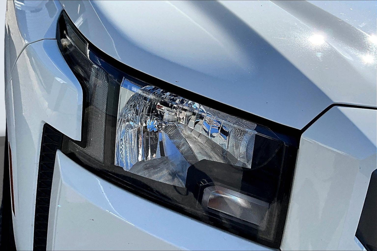 Used 2024 White Nissan SV image 28