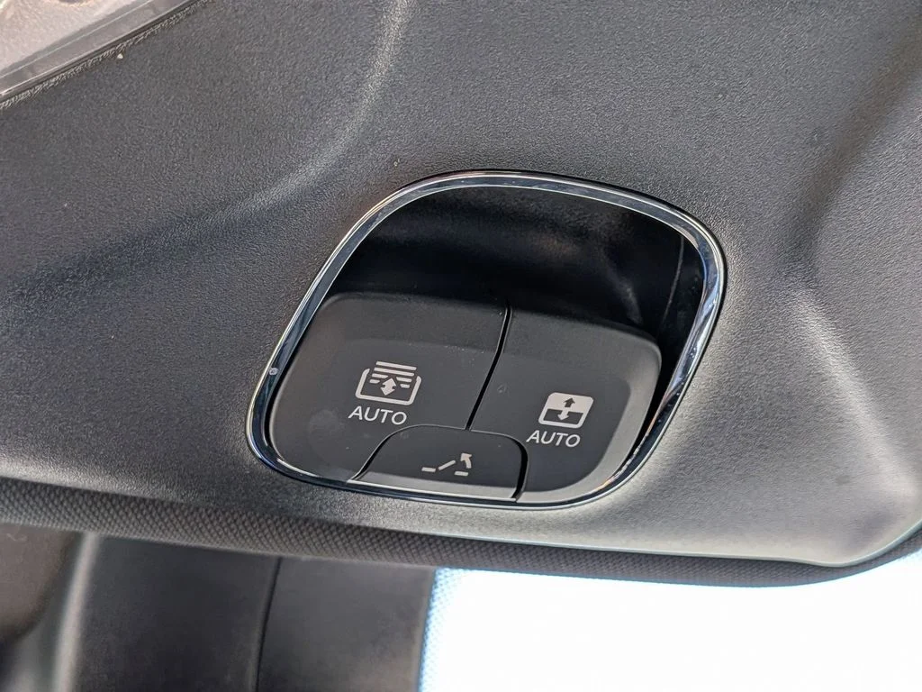 Used 2025 White Jeep Limited image 21