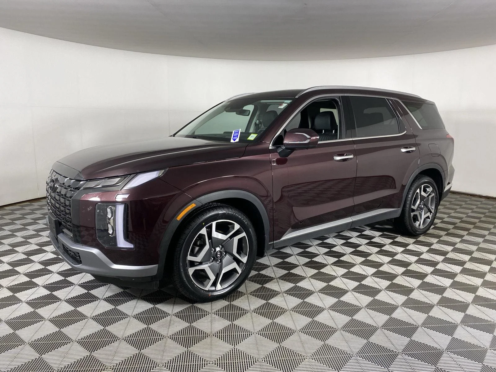 Used 2023 Sierra Burgundy Hyundai Limited image 6