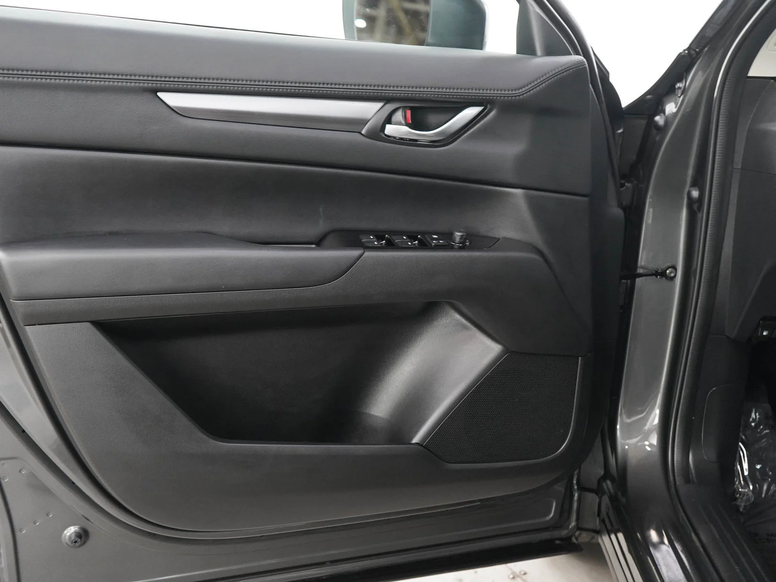 Used 2025 Machine Gray Metallic Mazda 2.5 S Preferred Package image 18