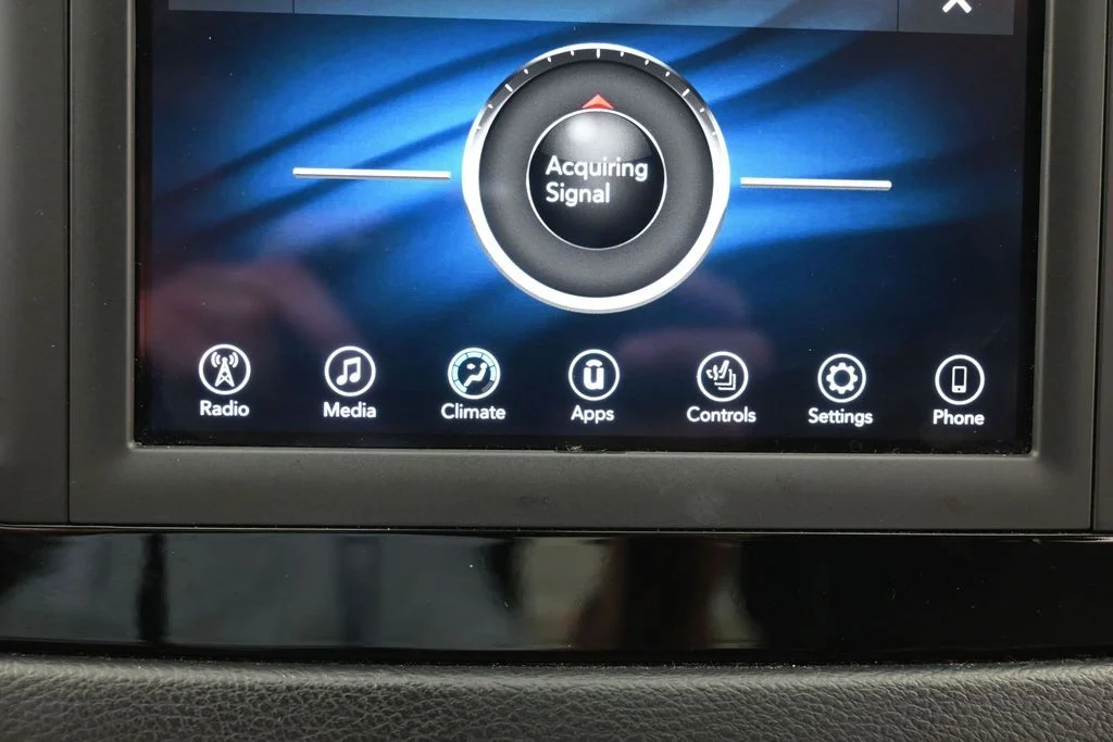 Used 2019 Granite Crystal Metallic Clearcoat Chrysler Touring L image 23