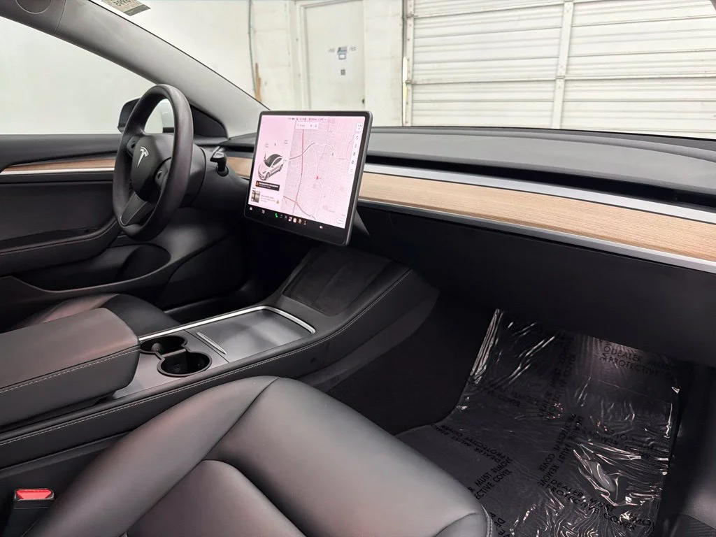 Used 2021 White Tesla Long Range image 30