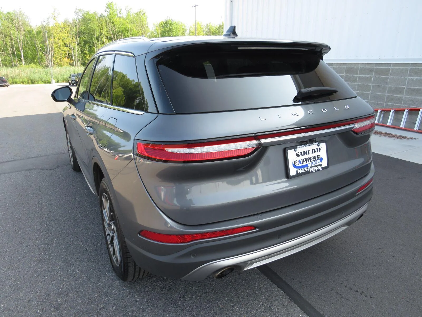 Used 2022 Asher Gray Metallic Clearcoat Lincoln Standard image 17