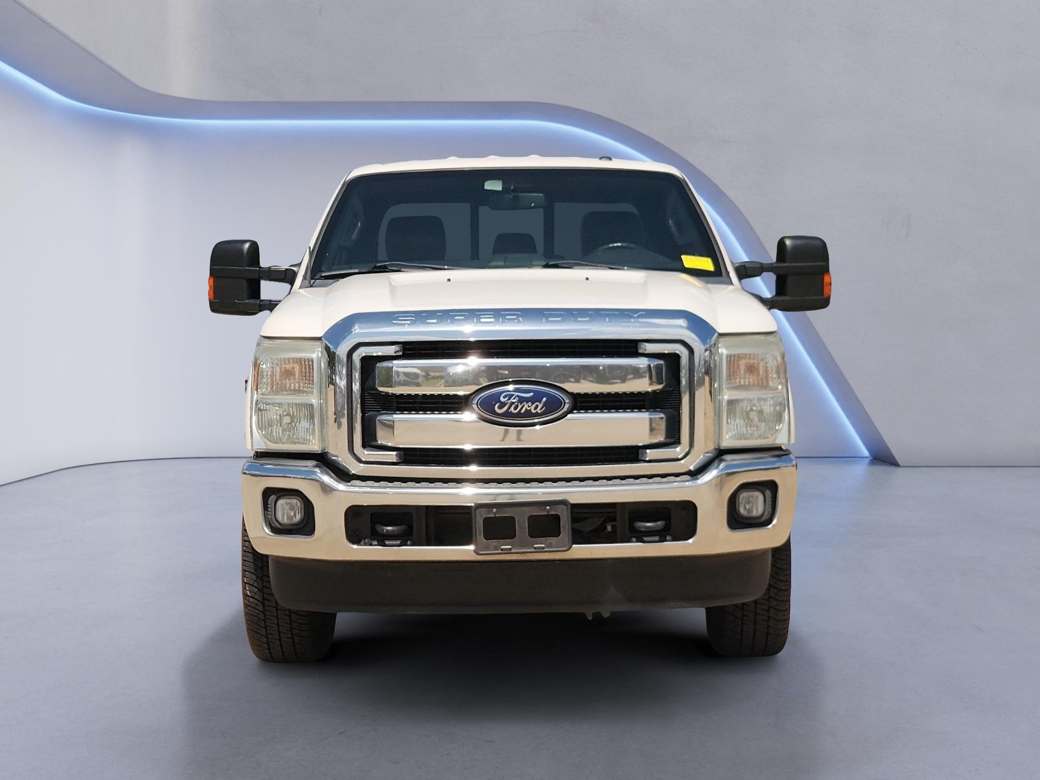 Used 2015 White Platinum Metallic Tri-Coat Ford Lariat image 2