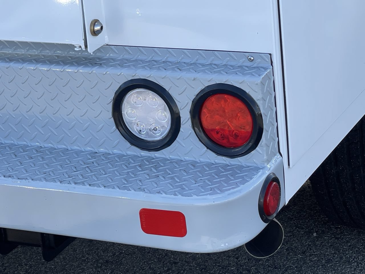 New 2026 Oxford White Ford XL image 9