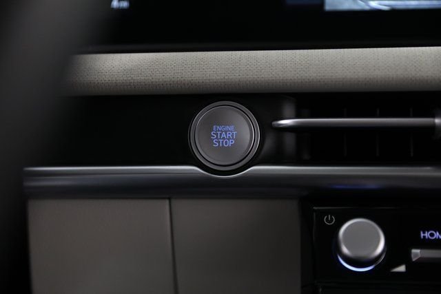Used 2026 Gray Hyundai SEL Premium image 11