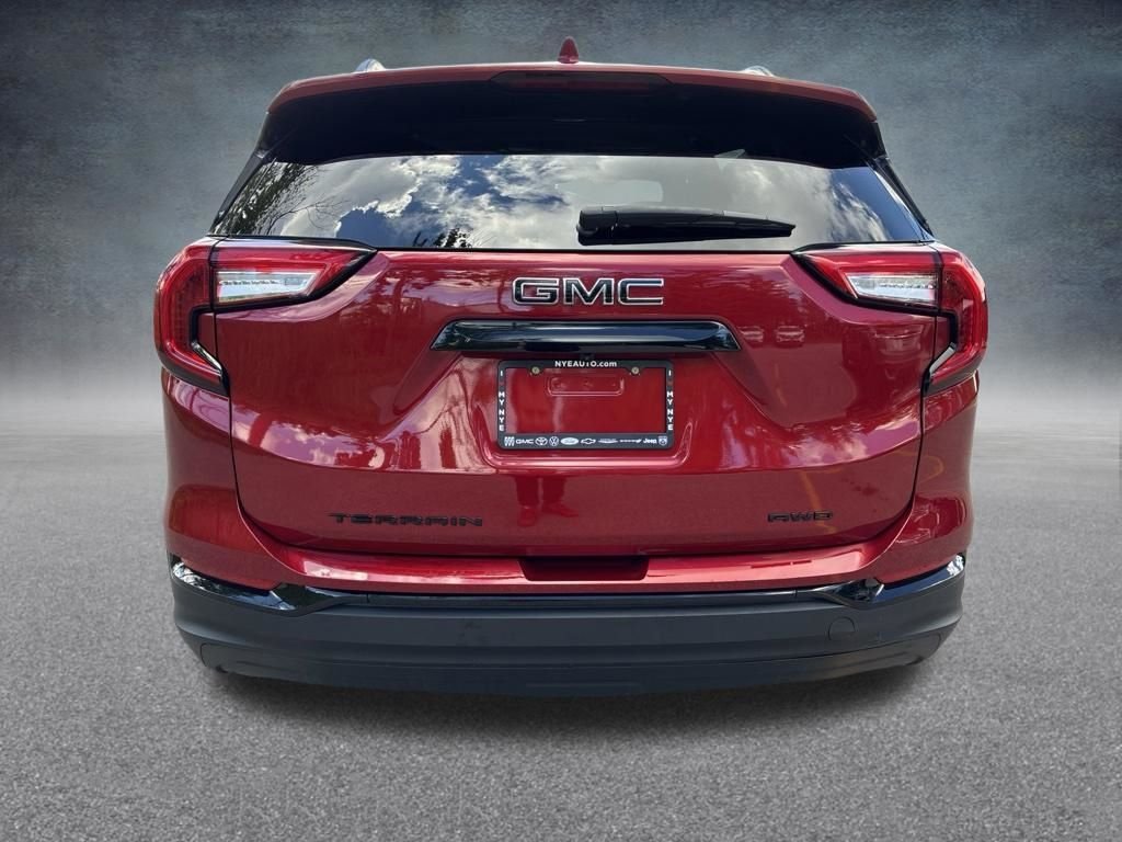 Used 2022 Red GMC SLE image 4