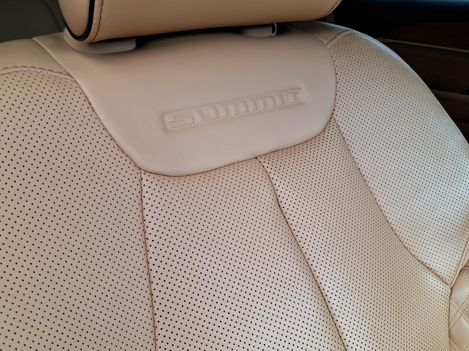 Used 2022 Bright White Clearcoat Jeep Summit Reserve image 25