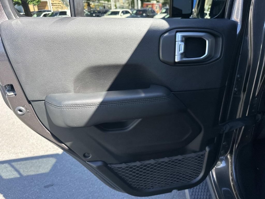Used 2020 Crystal Metallic Jeep Unlimited Sahara Altitude image 16