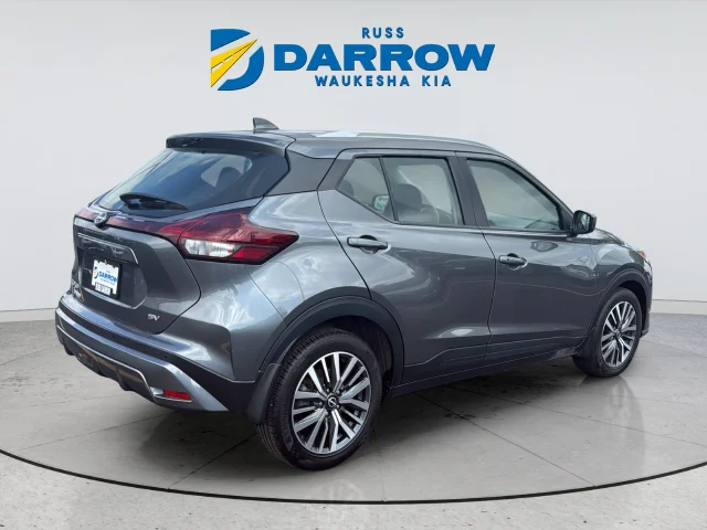Used 2023 Gray Nissan SV image 5