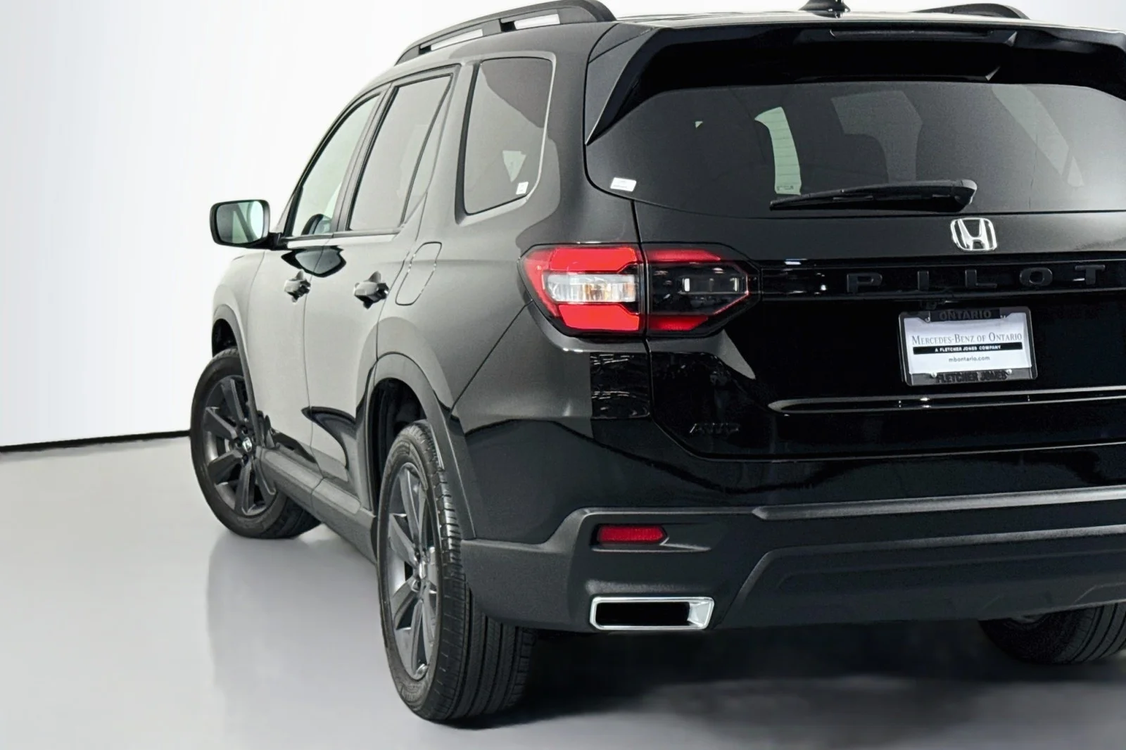 Used 2024 CRYSTAL BLACK Honda Sport AWD image 16