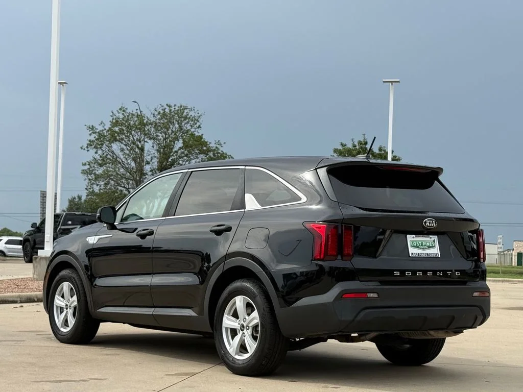 Used 2021 Black Kia LX image 3