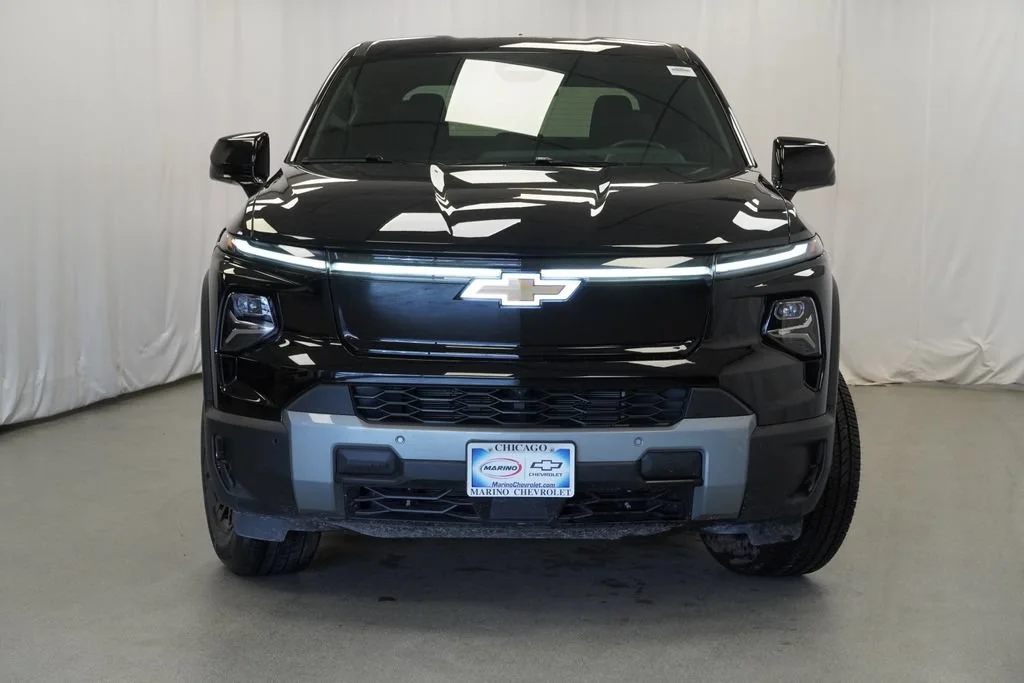 New 2026 Black Chevrolet LT - Extended Range image 31