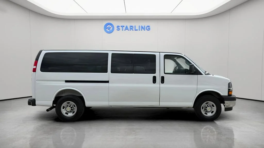 Used 2025 Summit White Chevrolet 1LT image 11