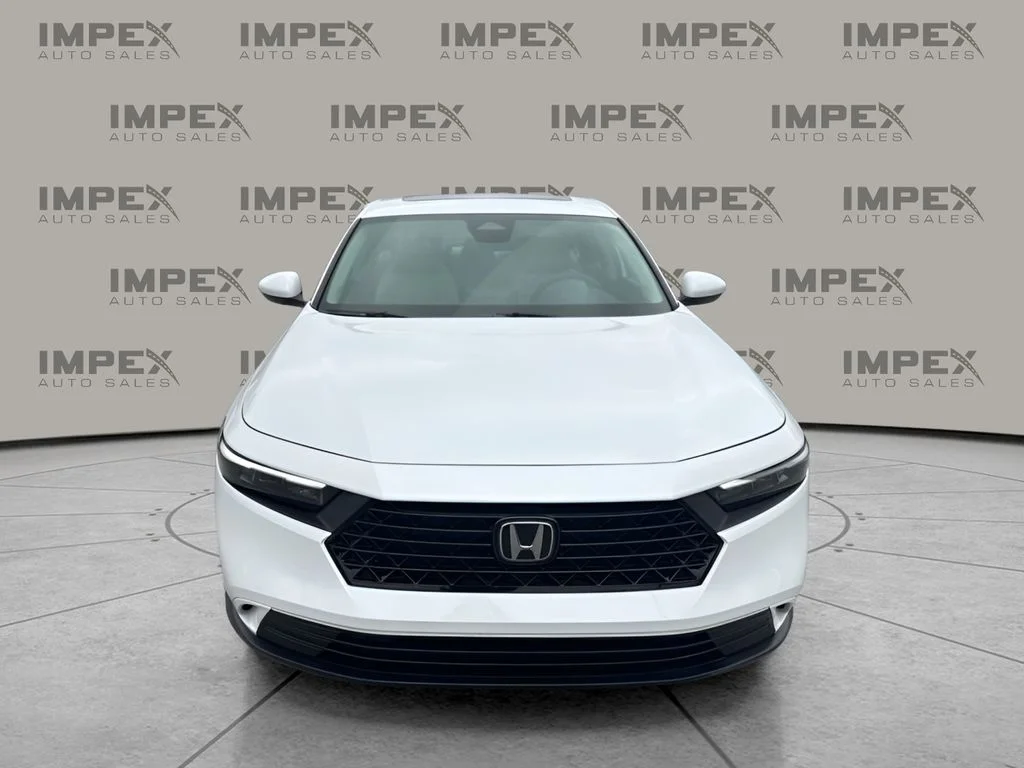 Used 2024 White Honda EX image 8