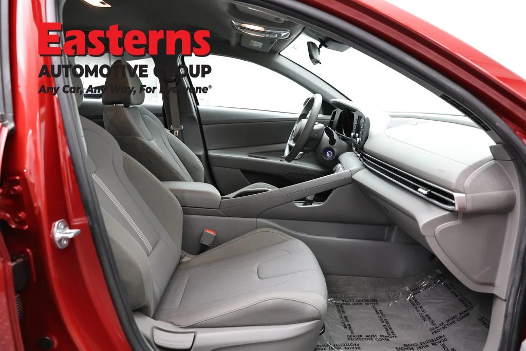 Used 2023 Red Hyundai SE image 24