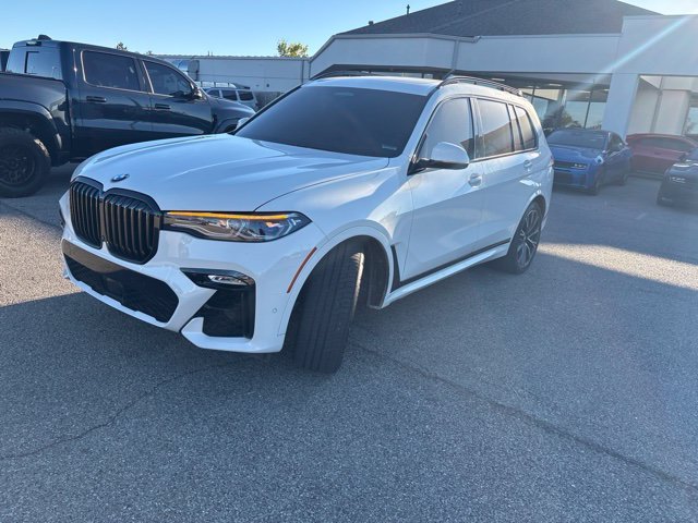 Used 2021 Alpine White BMW M50i image 3