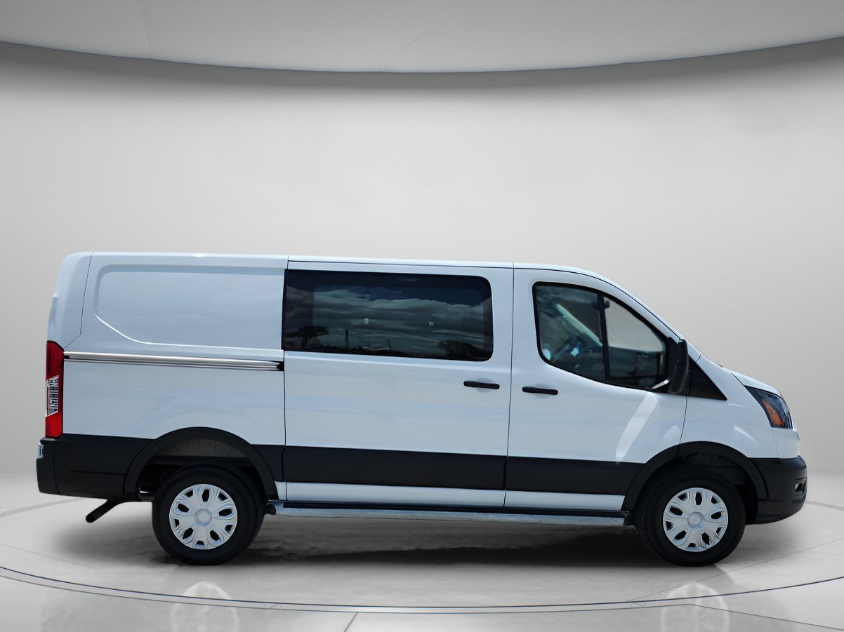 Used 2025 Oxford White Ford Base image 2