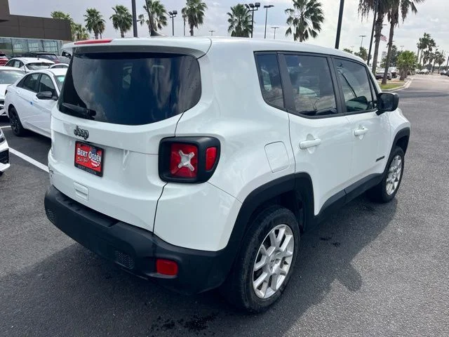 Used 2023 White Jeep Latitude image 6