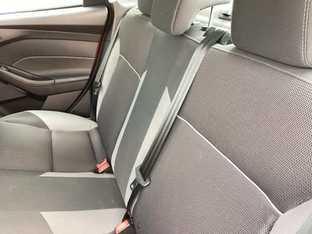 Used 2014 Red Ford SE image 14