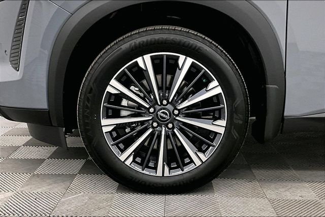 New 2026 Boulder Gray Pearl Nissan Platinum image 11
