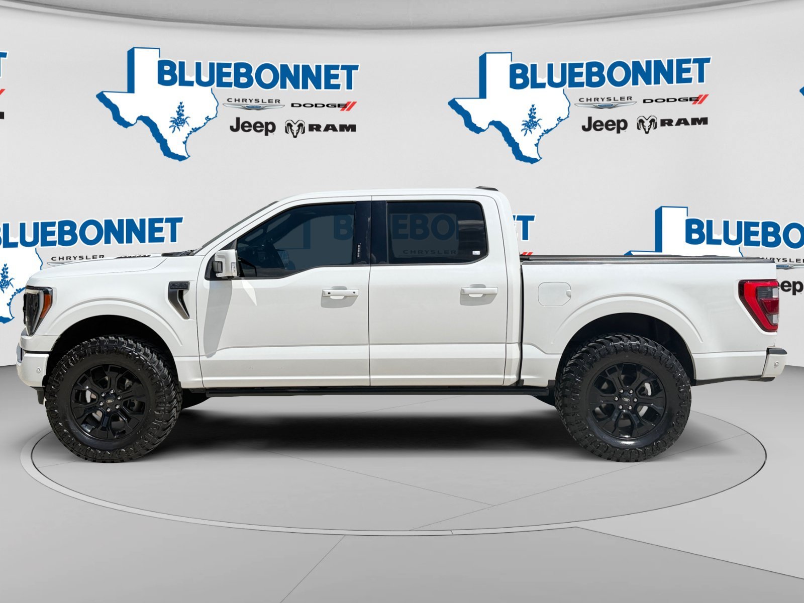 Used 2022 White Metallic Ford Platinum image 8