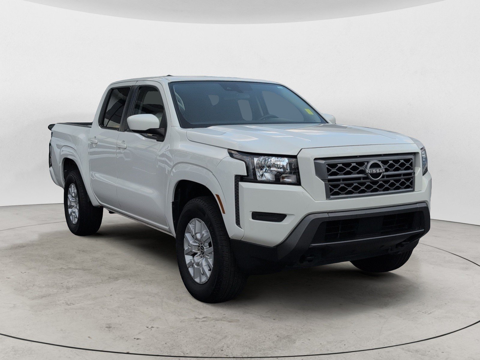 Used 2023 Glacier White Nissan SV image 2
