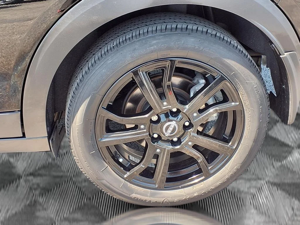 Used 2023 Black Nissan SR image 21
